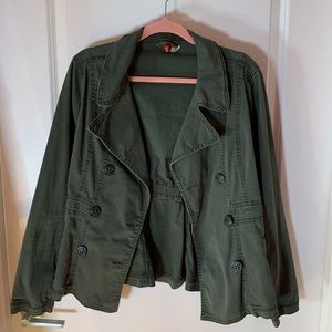 Olive oversized military/cargo jacket with pockets & buttons, size 12
